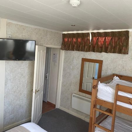 The Dog & Partridge Country Inn 애쉬본 외부 사진