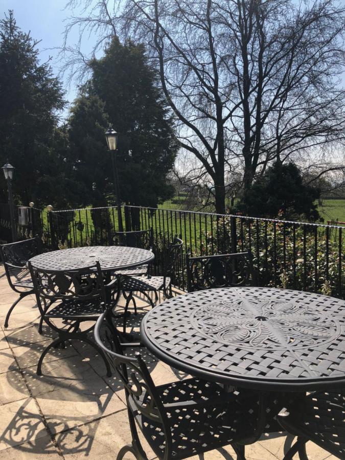 The Dog & Partridge Country Inn 애쉬본 외부 사진