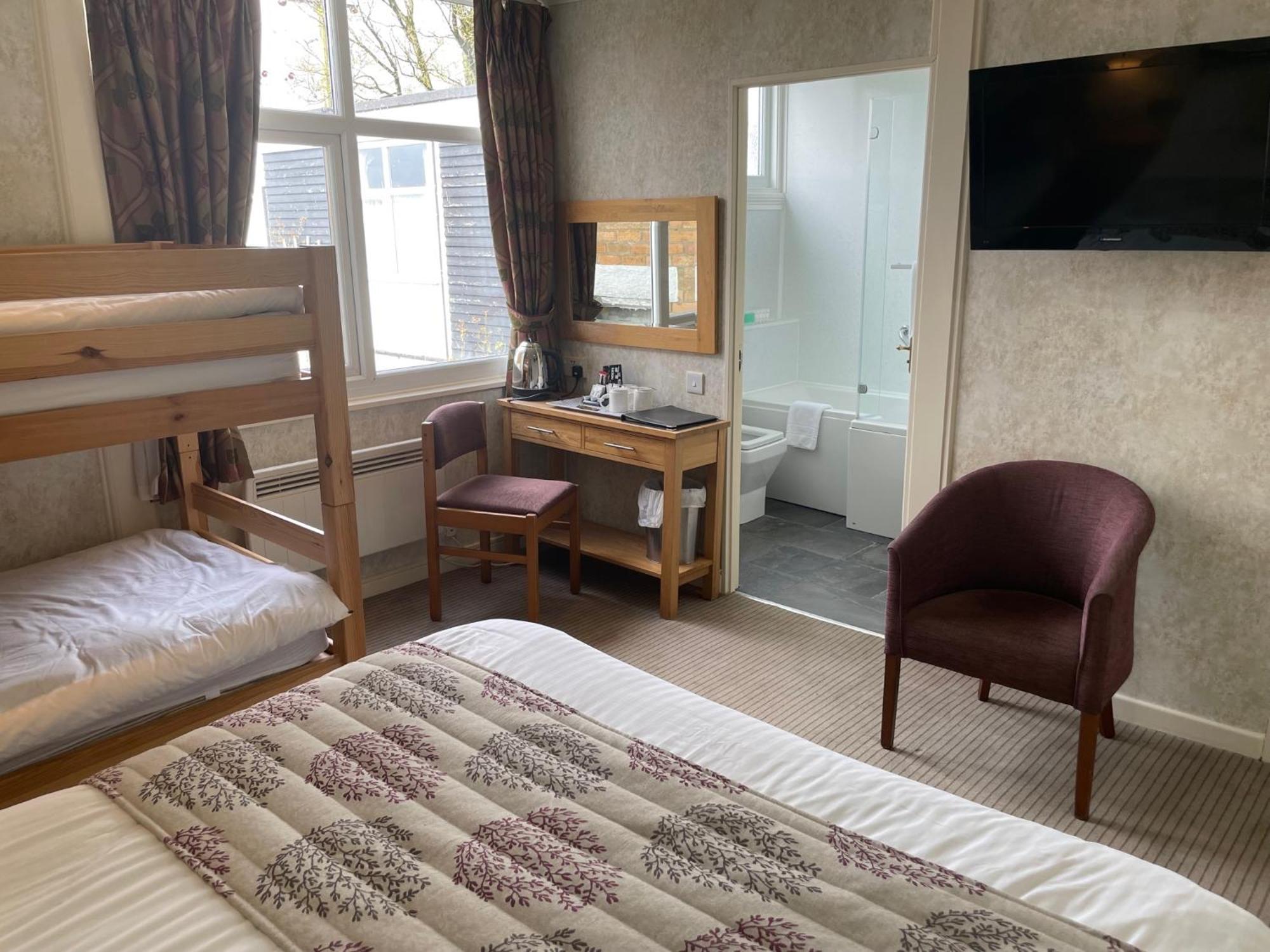 The Dog & Partridge Country Inn 애쉬본 외부 사진