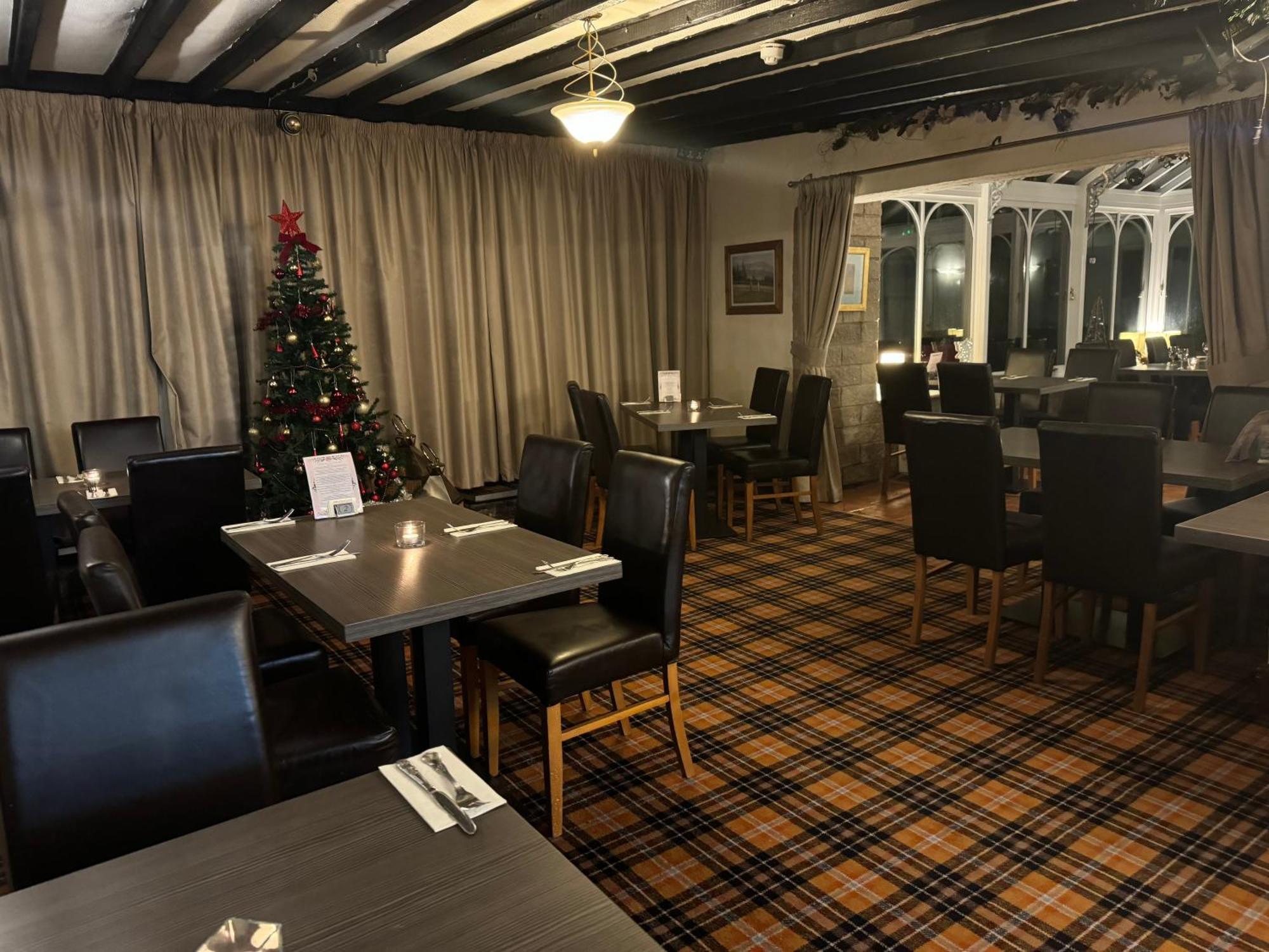 The Dog & Partridge Country Inn 애쉬본 외부 사진