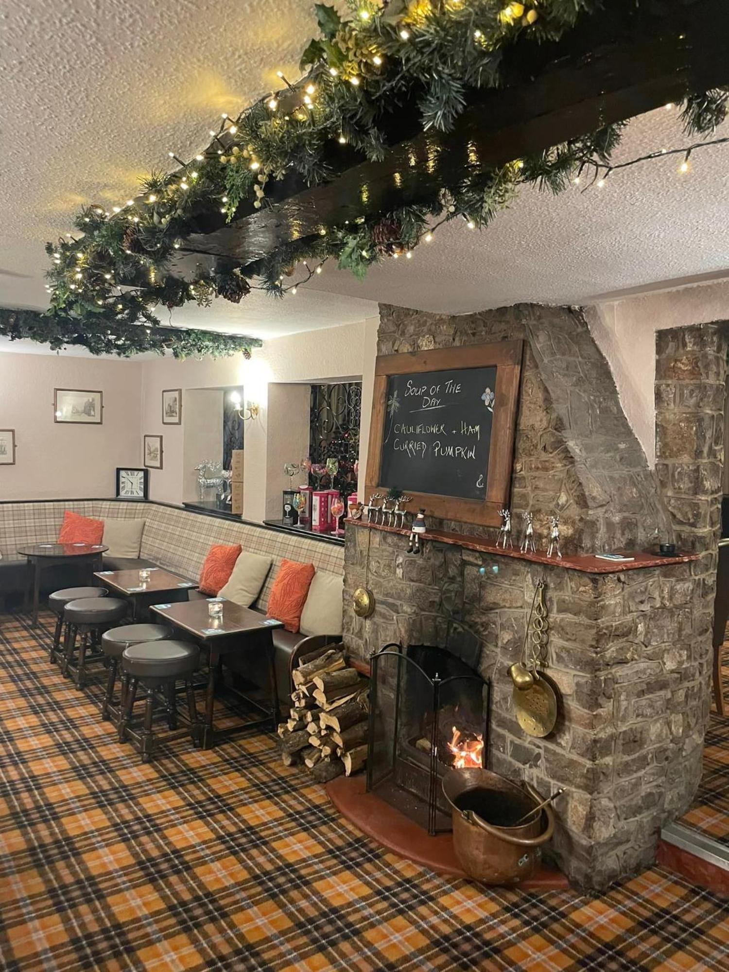 The Dog & Partridge Country Inn 애쉬본 외부 사진