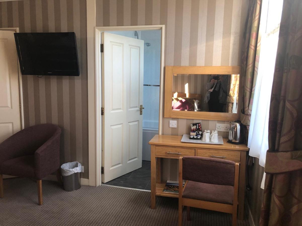 The Dog & Partridge Country Inn 애쉬본 외부 사진