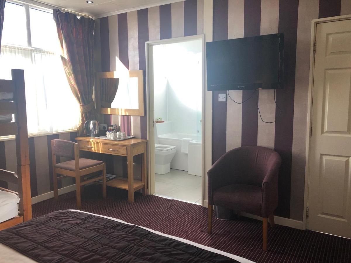 The Dog & Partridge Country Inn 애쉬본 외부 사진